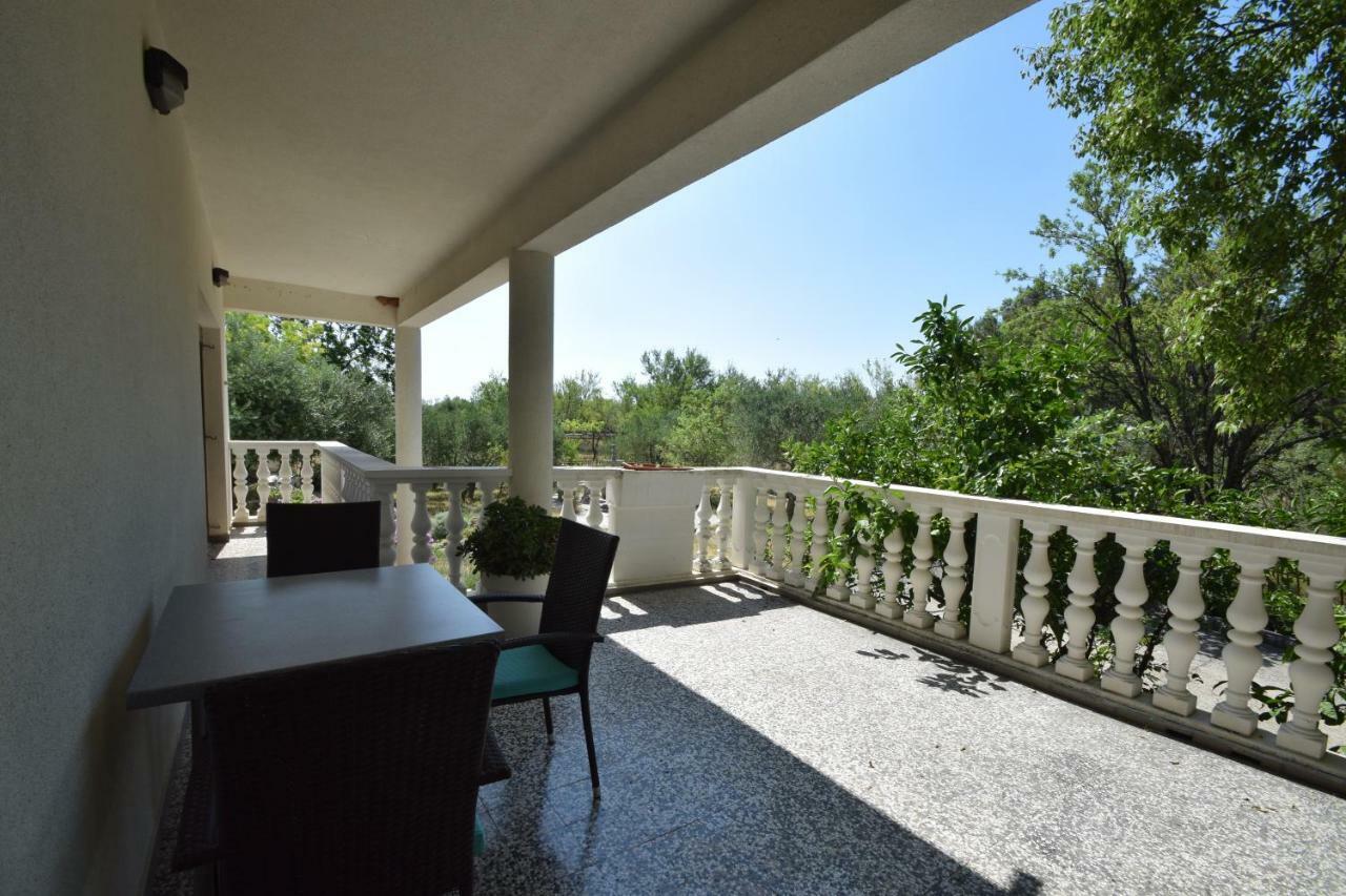 Apartments Nina Stari Grad Kültér fotó