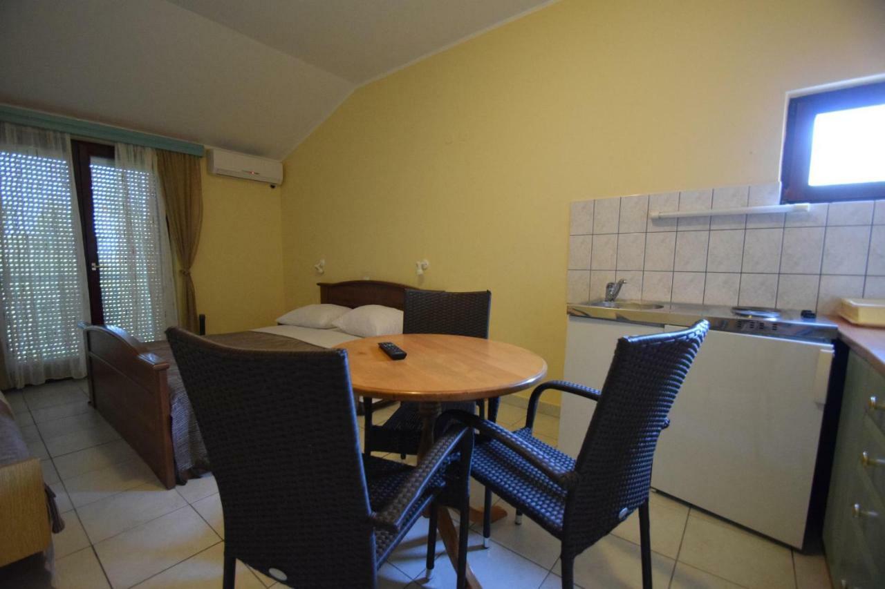 Apartments Nina Stari Grad Kültér fotó