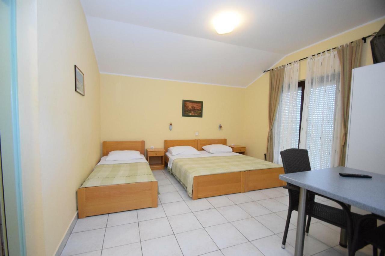 Apartments Nina Stari Grad Kültér fotó