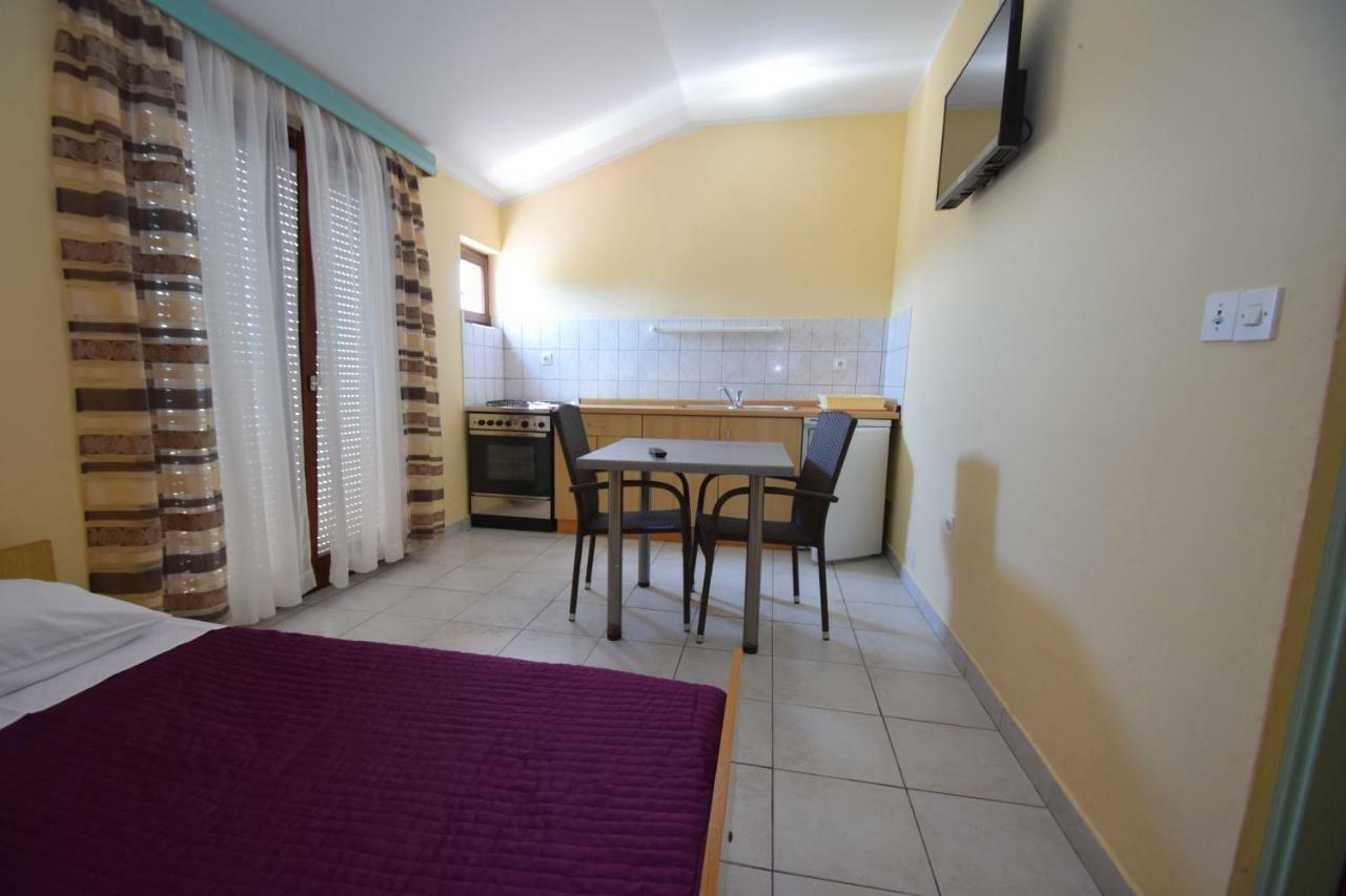 Apartments Nina Stari Grad Kültér fotó