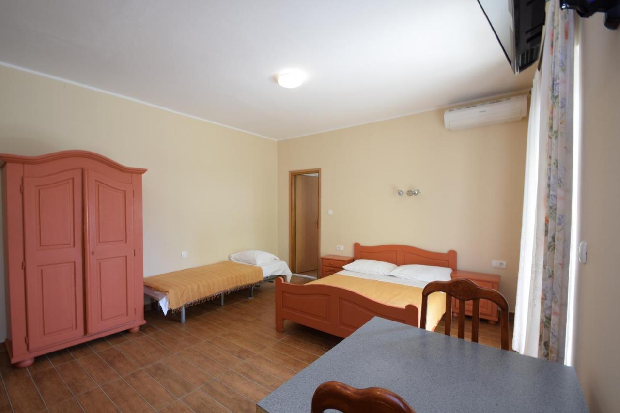 Apartments Nina Stari Grad Kültér fotó