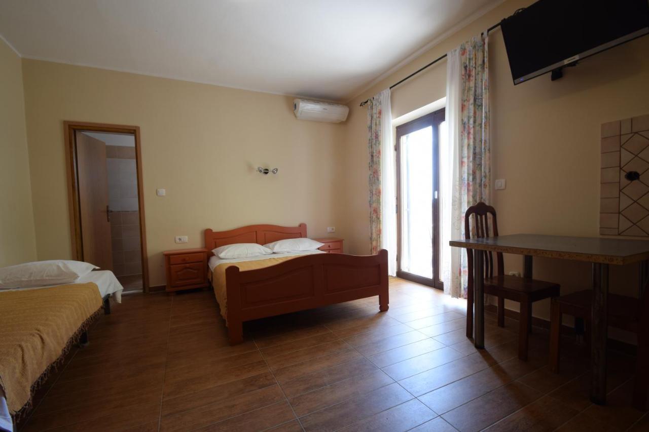 Apartments Nina Stari Grad Kültér fotó
